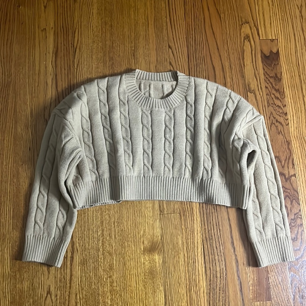 Commense Woman’s Tan Cropped Sweater Size S